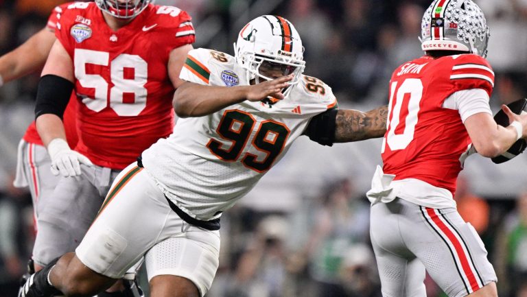 32) Cleveland Browns (via LAR): DL Ahmad Moten Sr., Miami