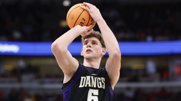 15) Chicago Bulls (via POR): F/C Hannes Steinbach, Washington