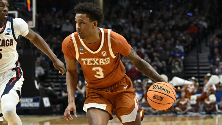 22) Philadelphia 76ers (via HOU): G/F Dailyn Swain, Texas