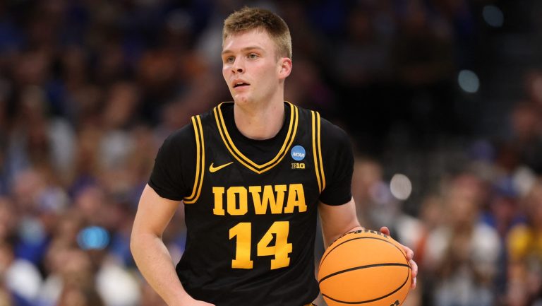 16) Memphis Grizzlies: G Bennett Stirtz, Iowa