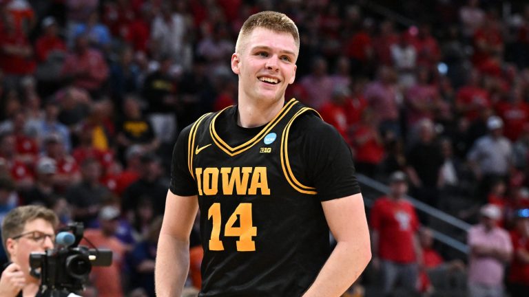 18) Charlotte Hornets (via ORL): G Bennett Stirtz, Iowa