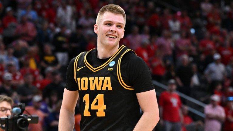 21) Detroit Pistons: G Bennett Stirtz, Iowa