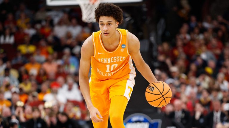 15) Chicago Bulls: F Nate Ament, Tennessee