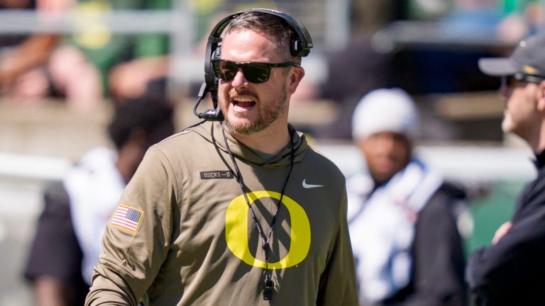2) Oregon Ducks