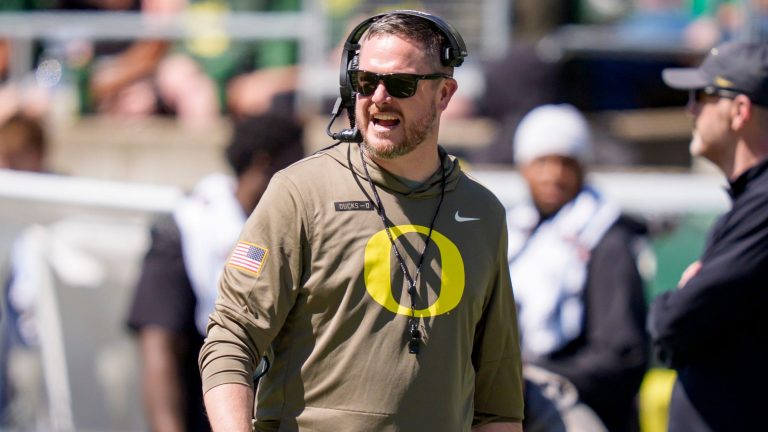 2) Oregon Ducks