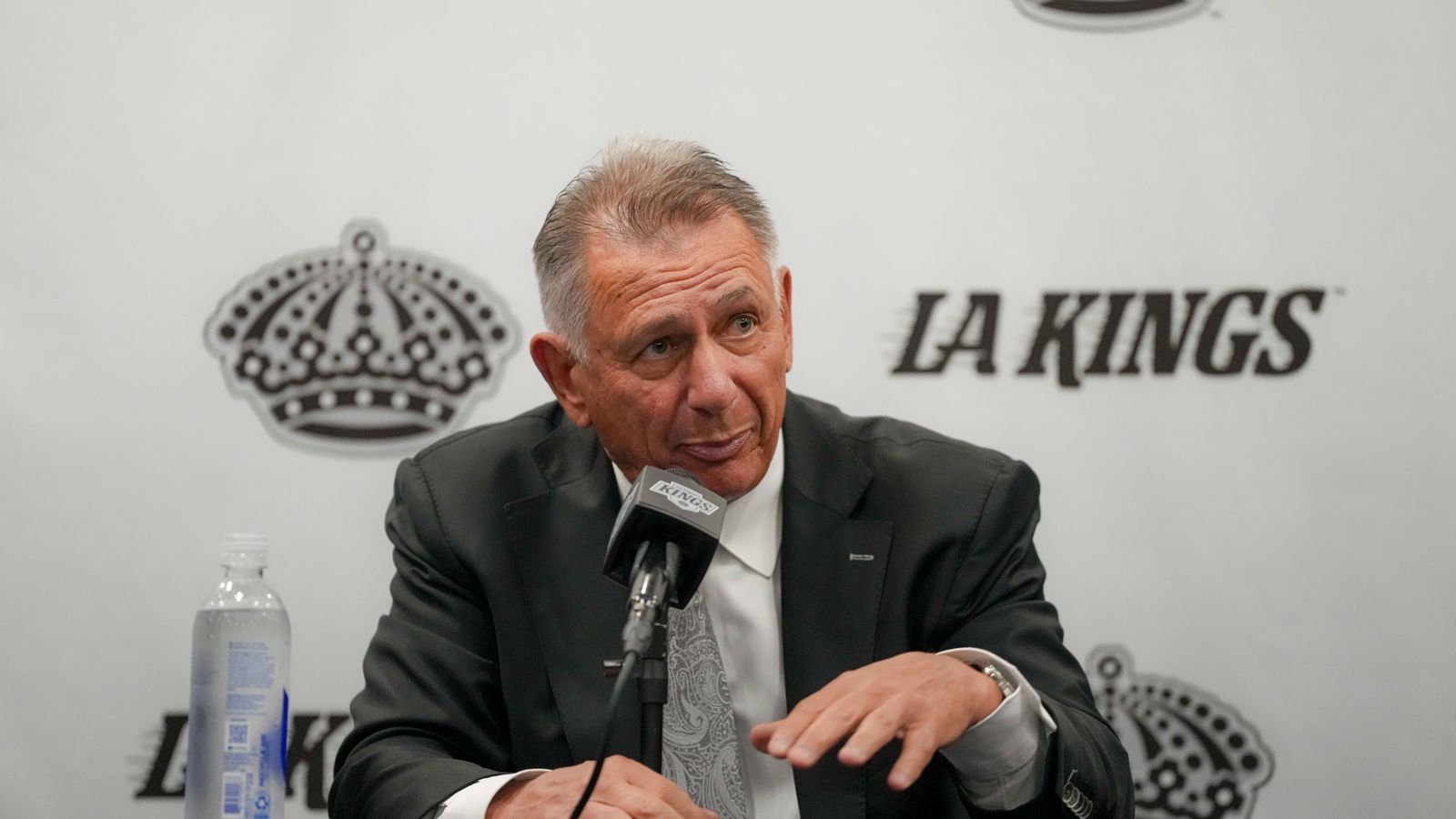 Ken Holland introduces Peter Laviolette as Kings' new head coach.