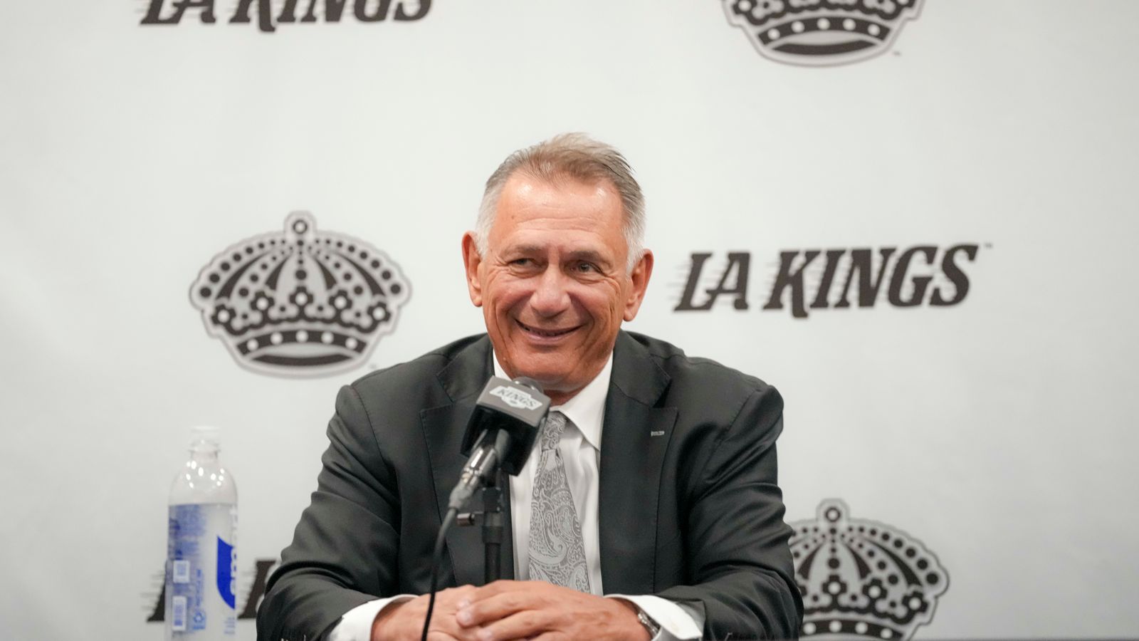 Ken Holland introduces Peter Laviolette as Kings' new head coach.