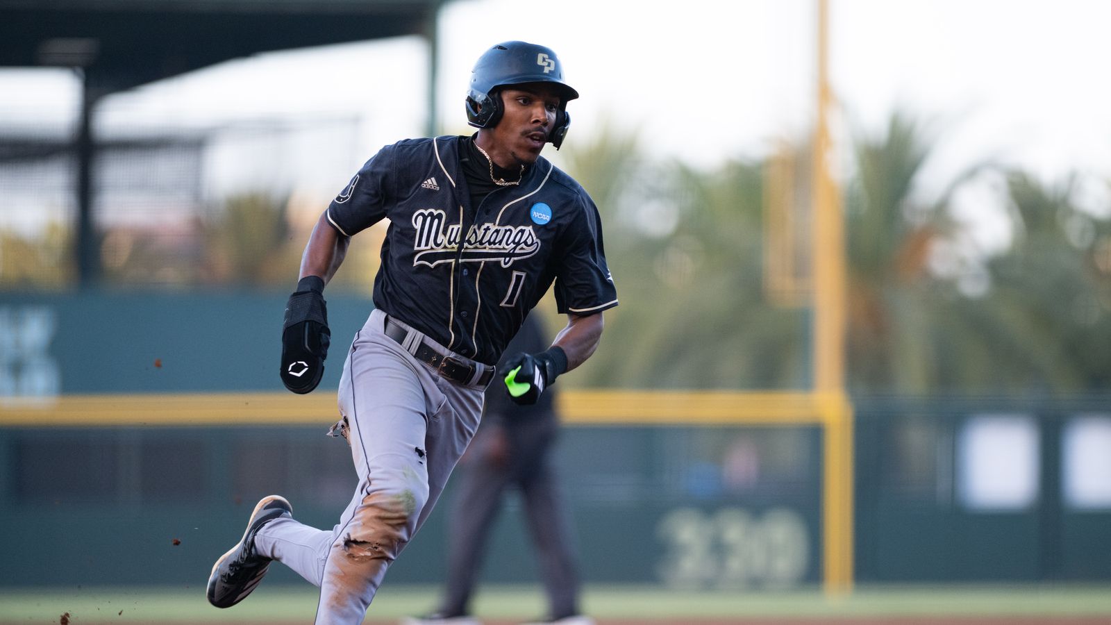 Casey Murray Jr runs to third base in NCAA regional game