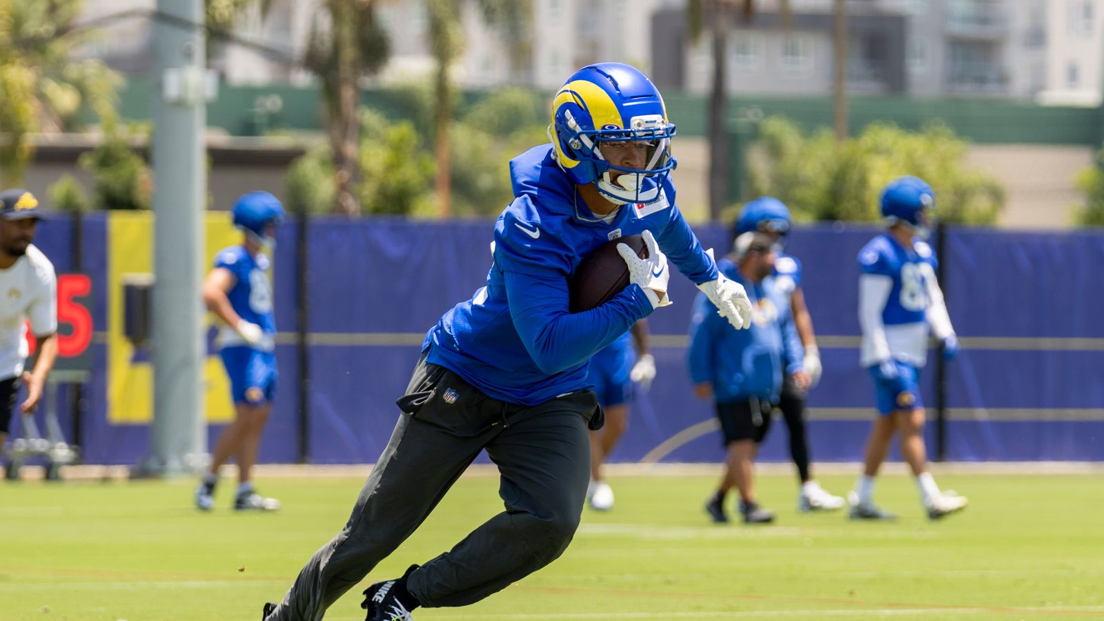 CJ Daniels runs after catch at Rams OTA, June 2, 2026