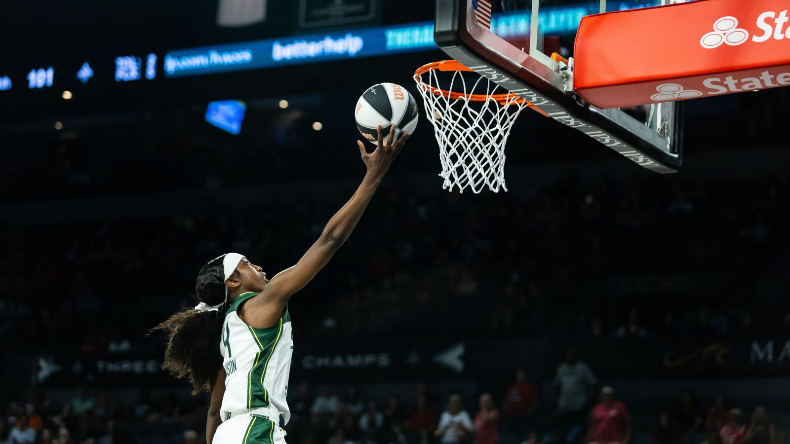 Flau'jae Johnson attempts a lay-up, Las Vegas vs. Seattle