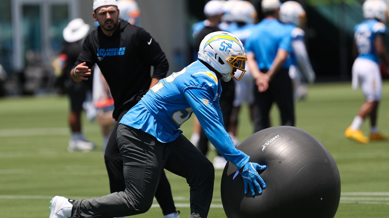 Khalil Mack demonstrates drills at Chargers' mini camp