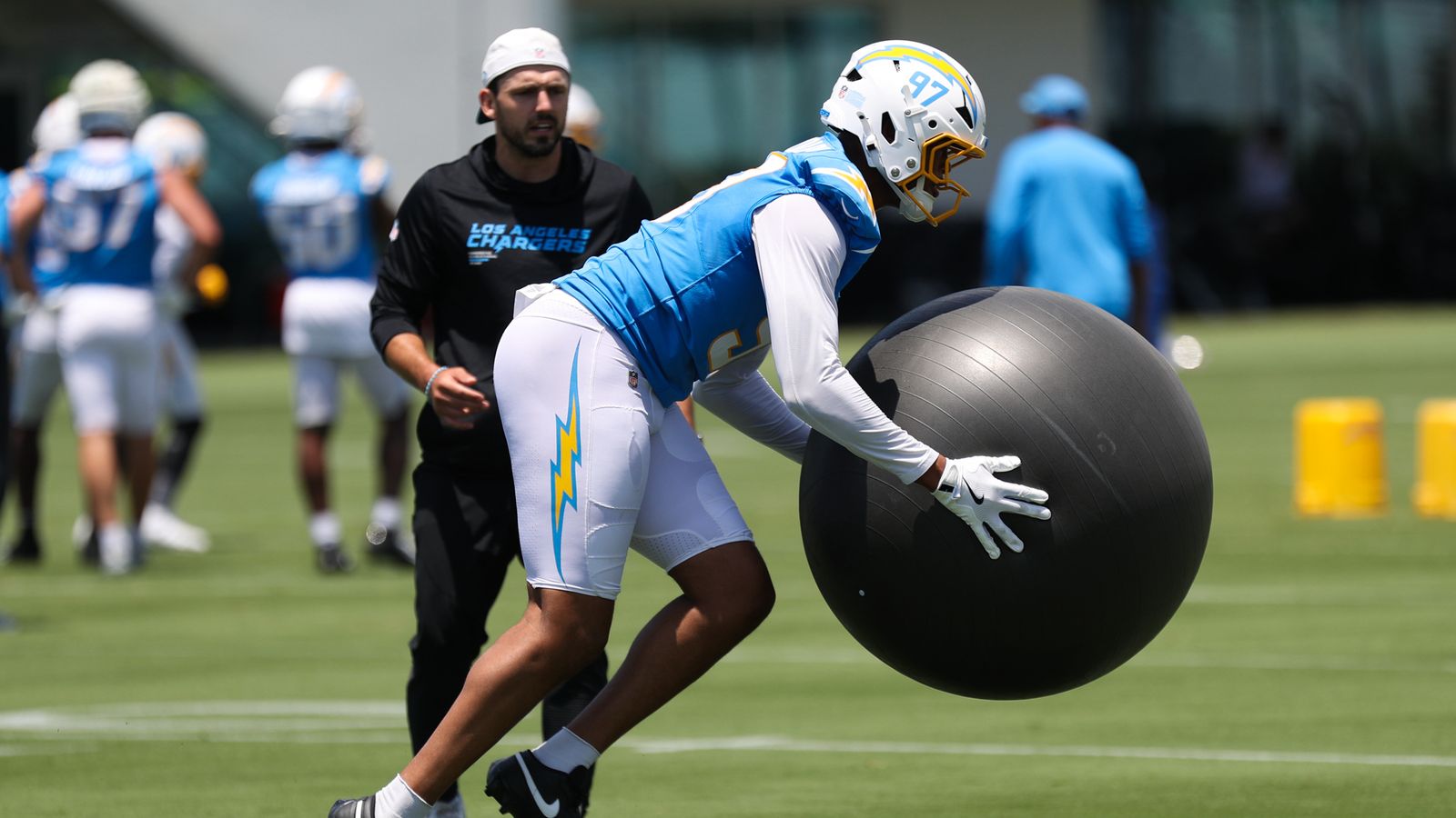 Garmon Randolph participates in Chargers' training drills