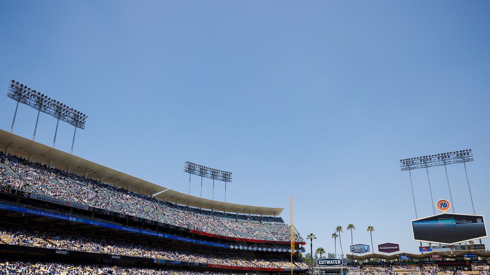 Shohei Ohtani #17 Pitches at Dodger Stadium