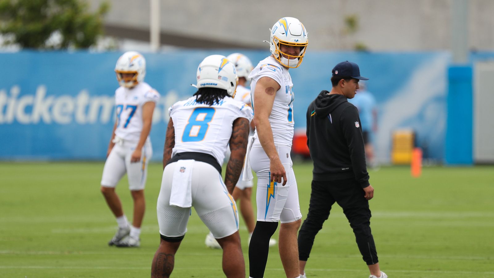 Justin Herbert sharpens skills in mini camp drills