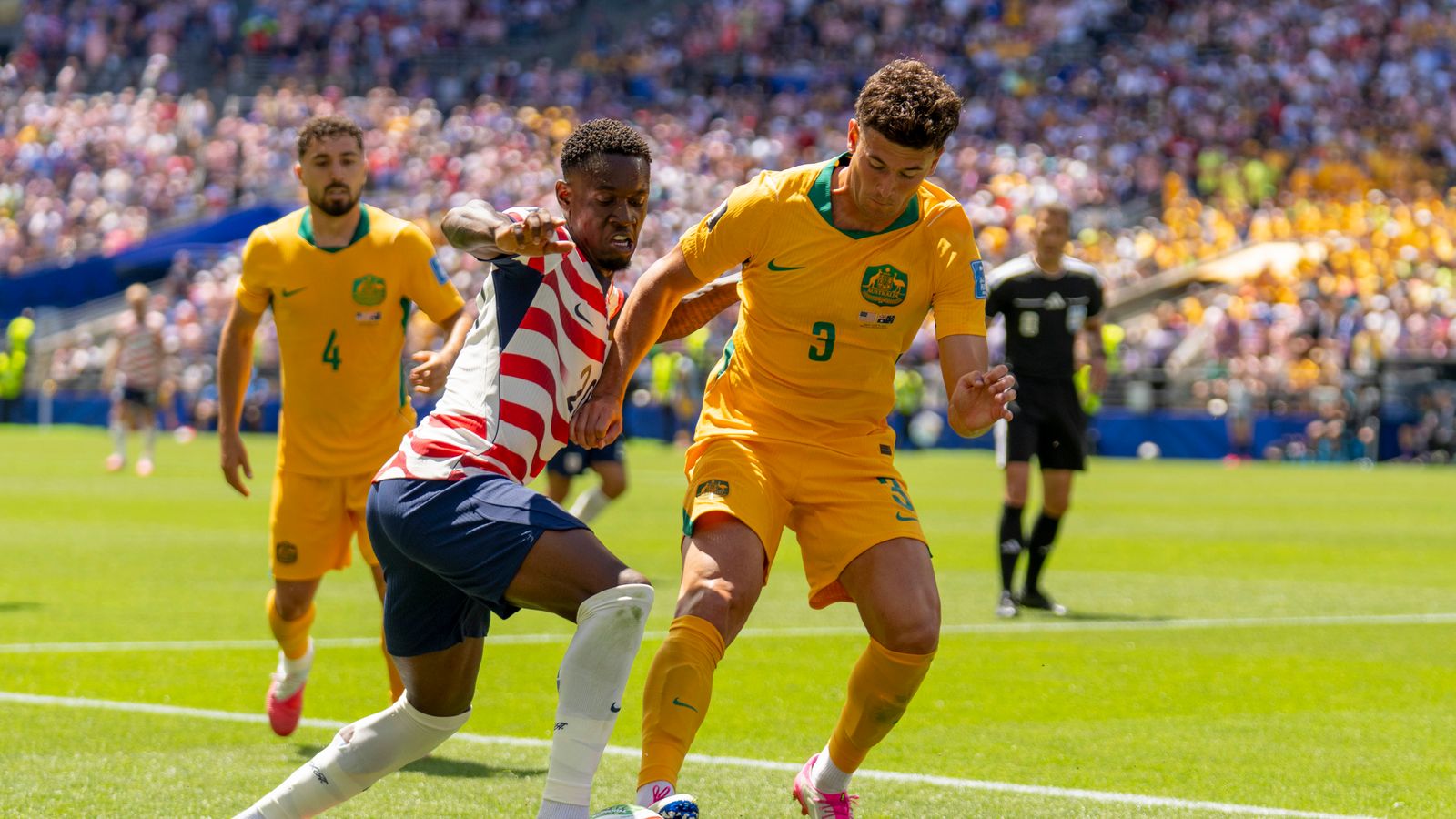 Alessandro Circati and Folarin Balogun vie for the ball in Seattle.