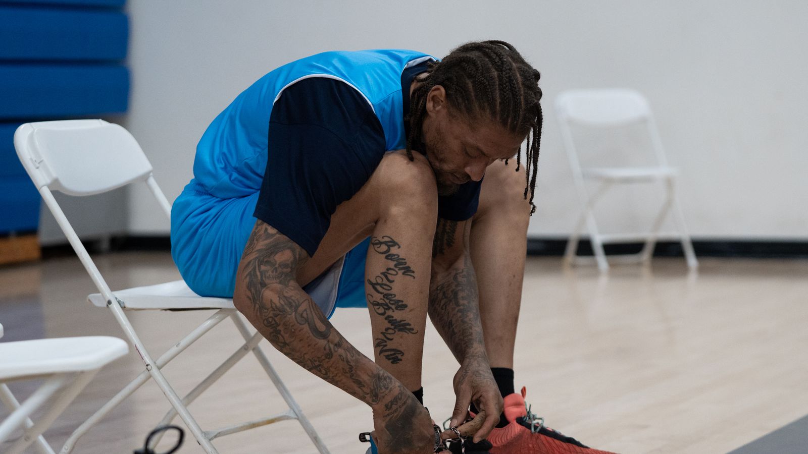 Michael Beasley preps shoes before Miami 305 practice