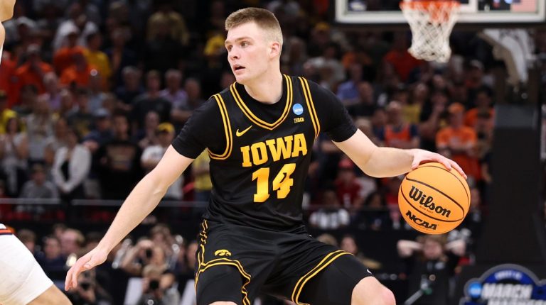 19. Bennett Stirtz | G | Iowa