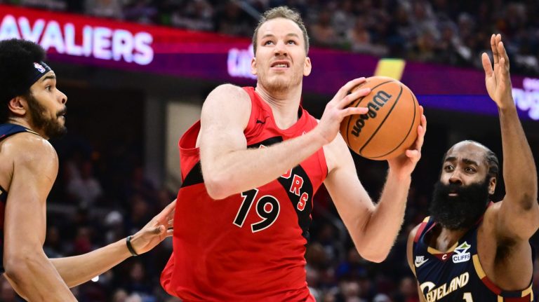 24. Jakob Poeltl | Center