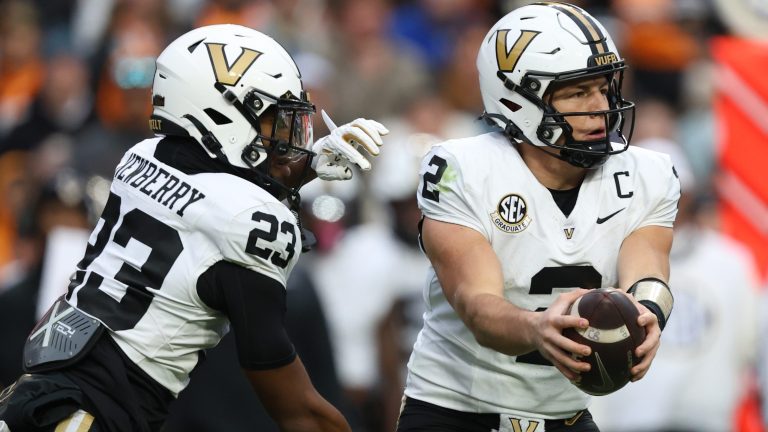 16. Vanderbilt Commodores