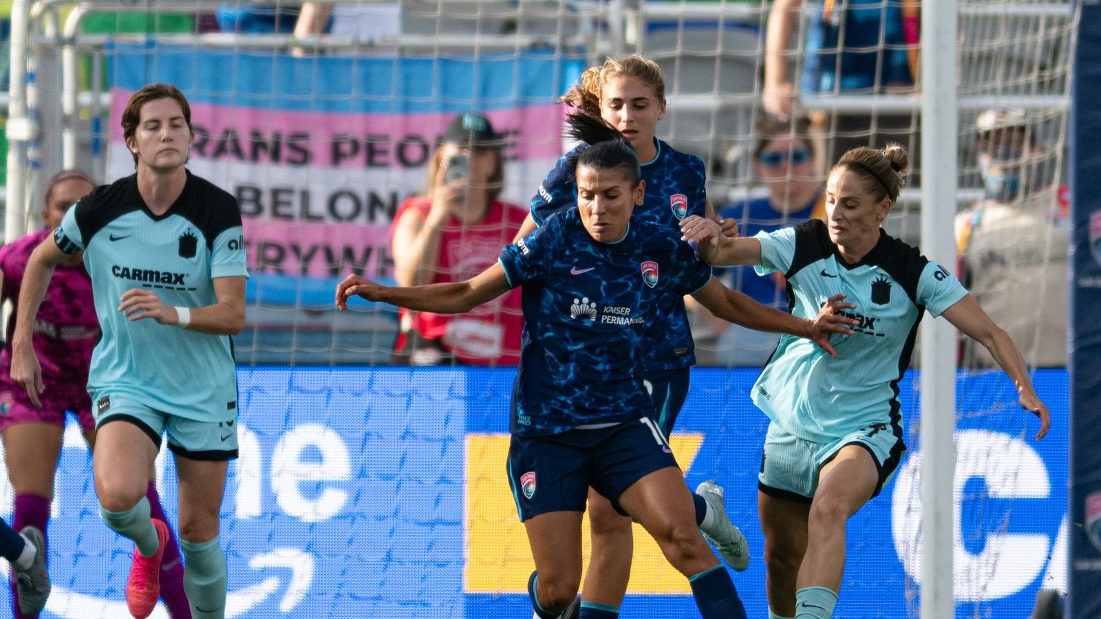Kenza Dali controls the game's pace against Gotham FC