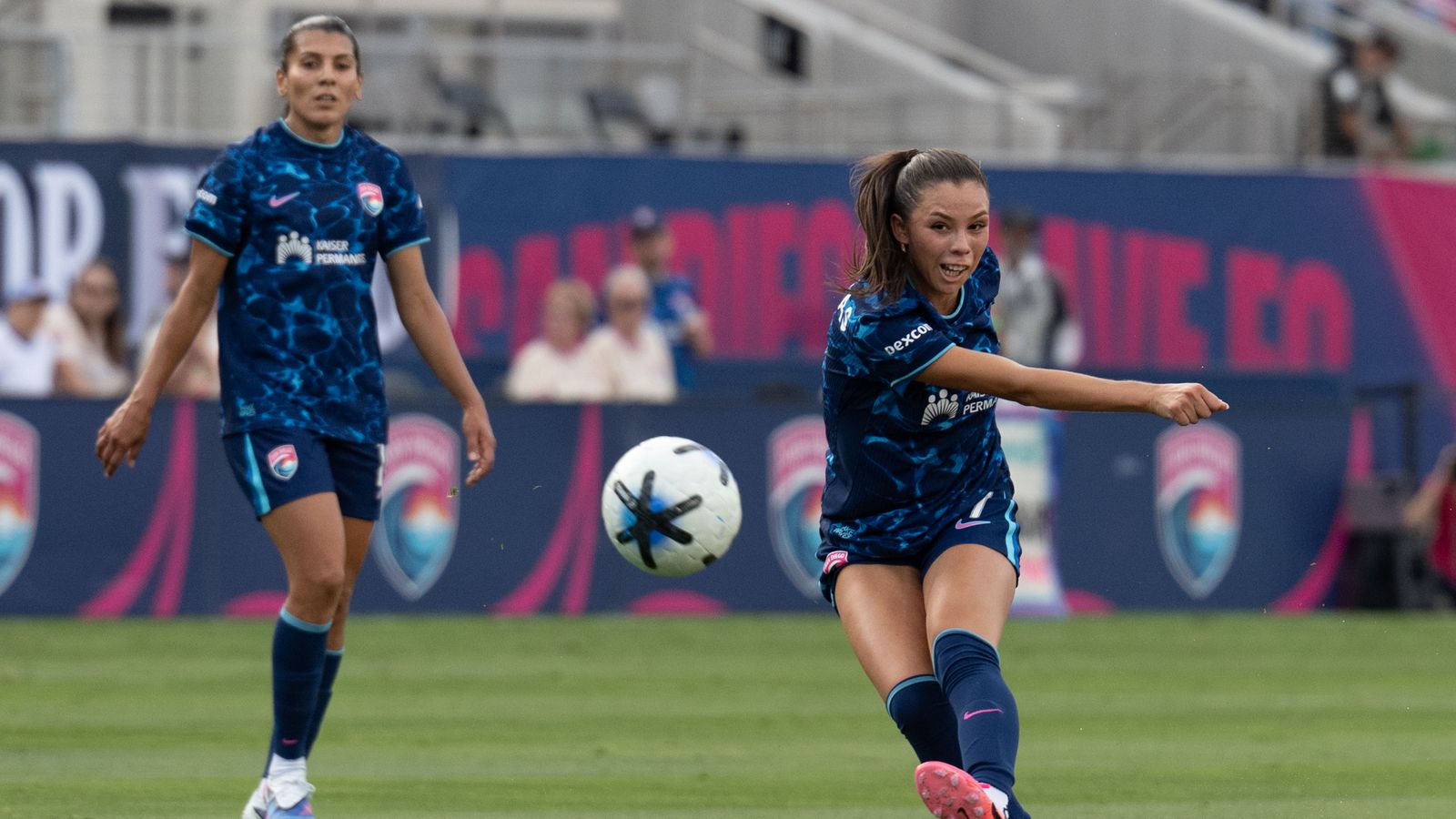 Melanie Barcenas scores during NWSL match against Gotham FC