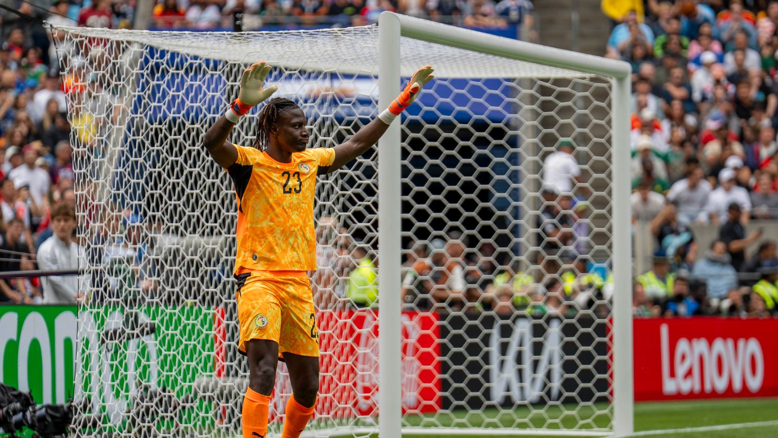 Edouard Mendy calms the crowd with a crucial save