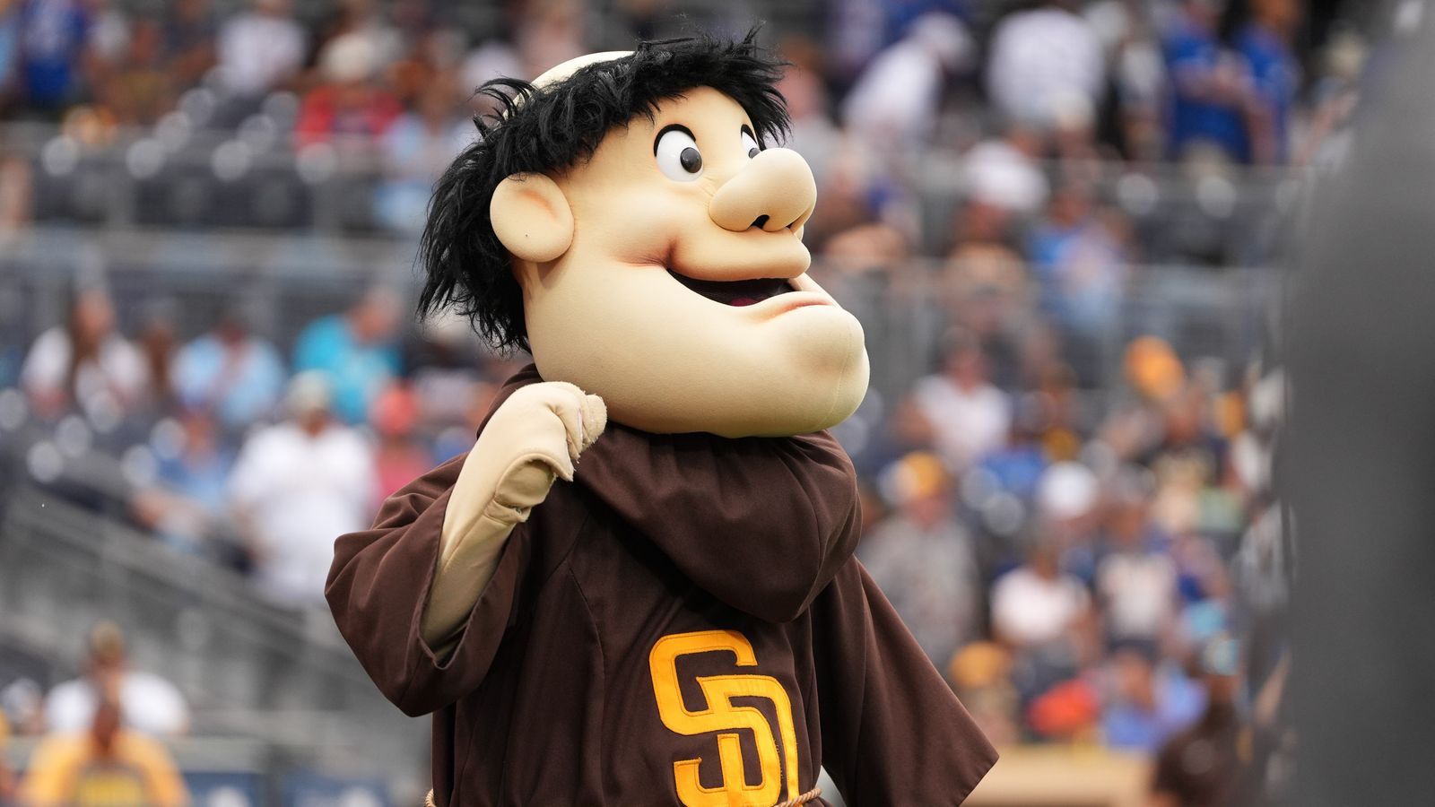 Padres mascot energizes crowd before game against Blue Jays