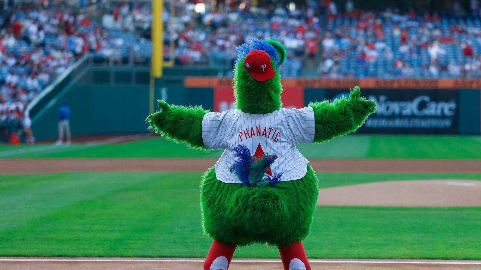 Phillie Phanatic entertains at Dodgers vs Phillies game