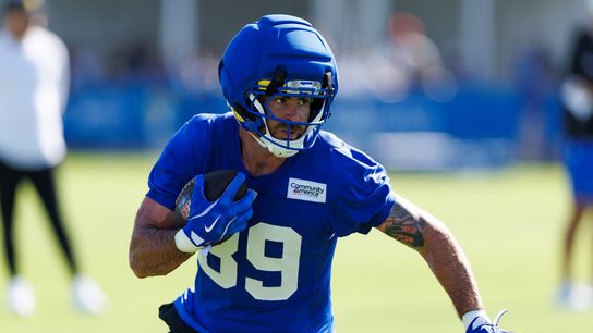 Tyler Higbee makes a run during Rams' training camp, July 2026