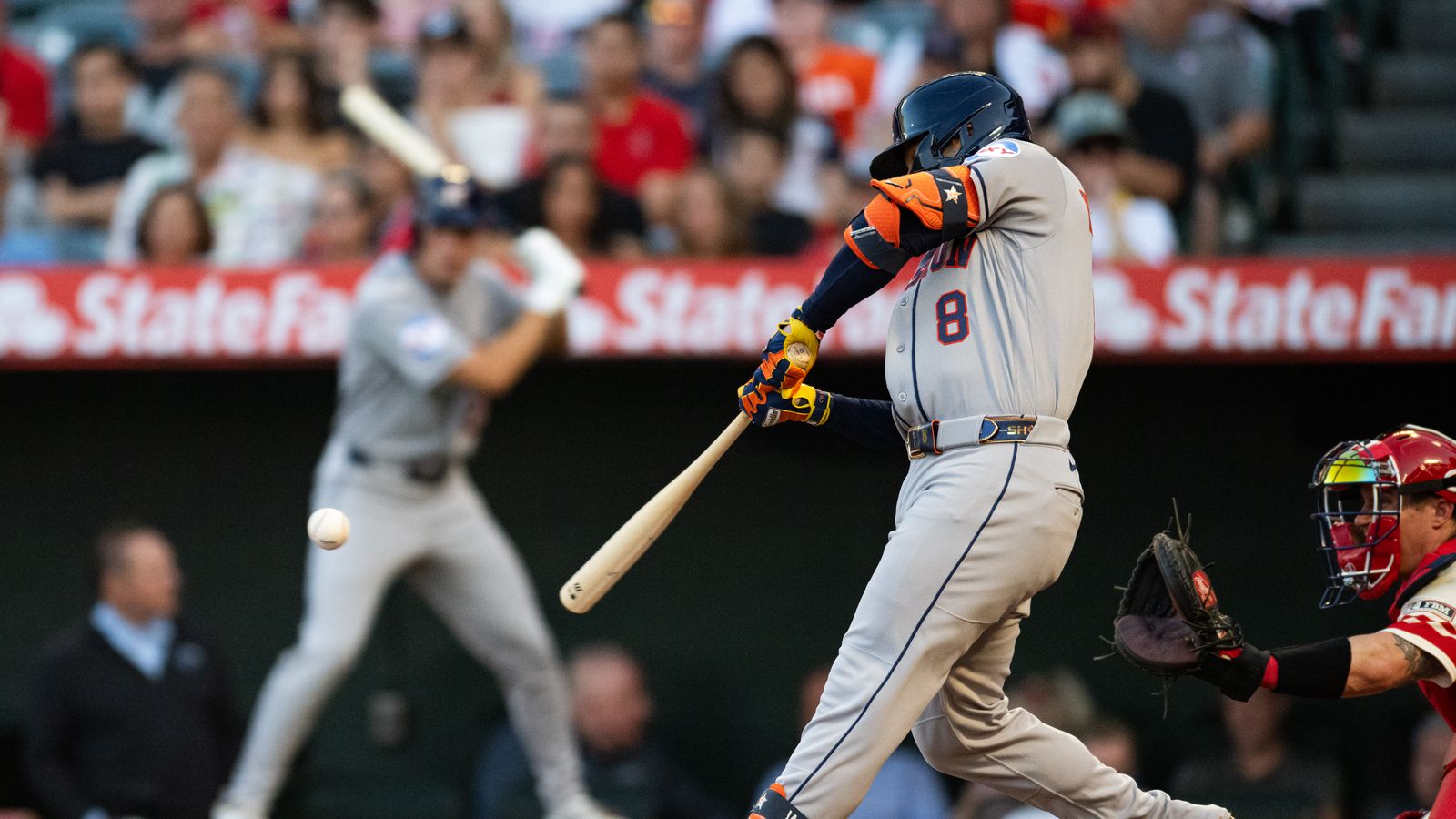 Christian Walker hits a crucial ball for the Astros
