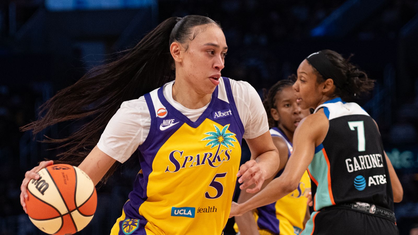 Dearica Hamby charges to the basket, NY Liberty vs LA Sparks