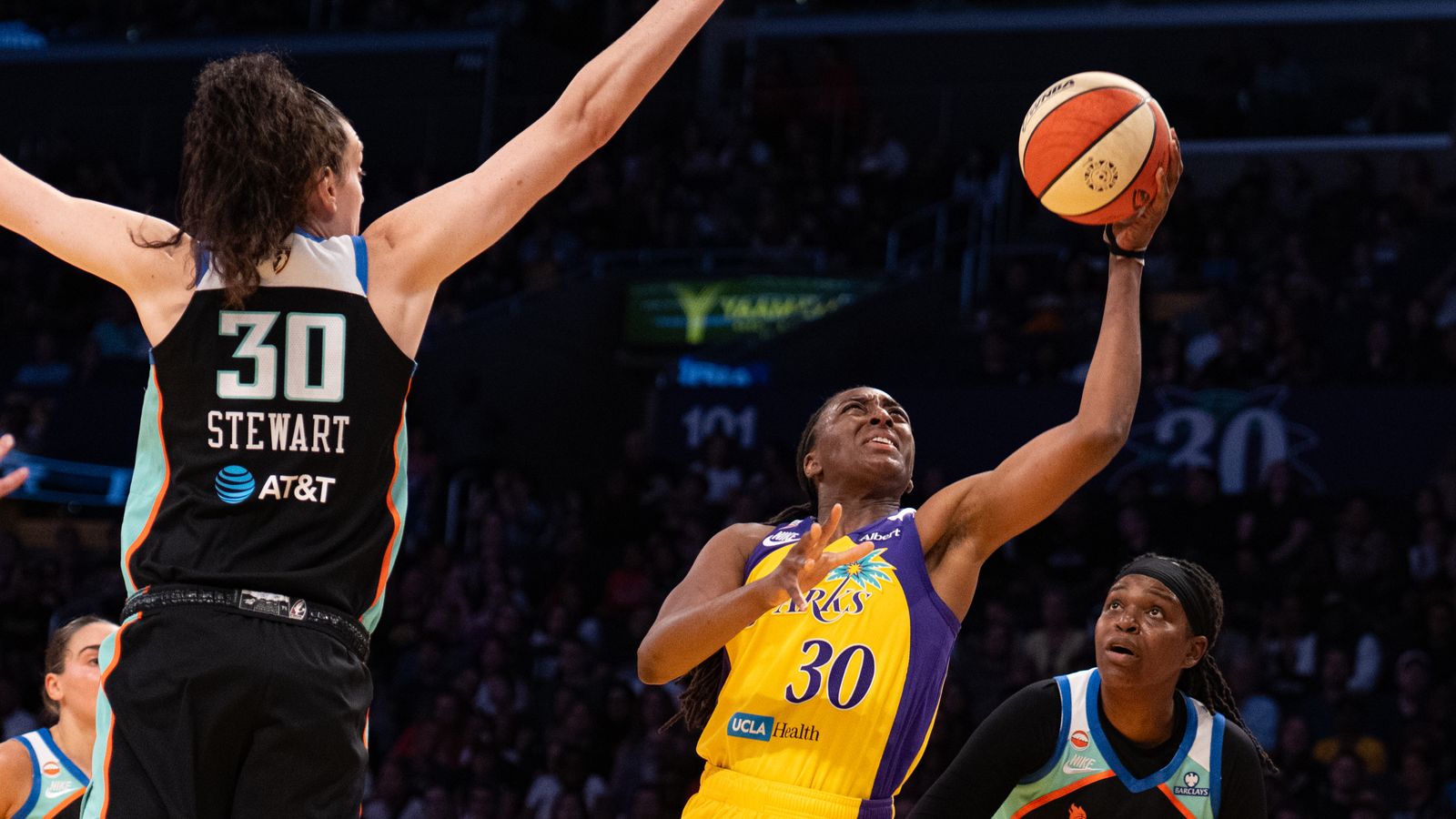 Nneka Ogwumike makes a layup, LA Sparks vs NY Liberty