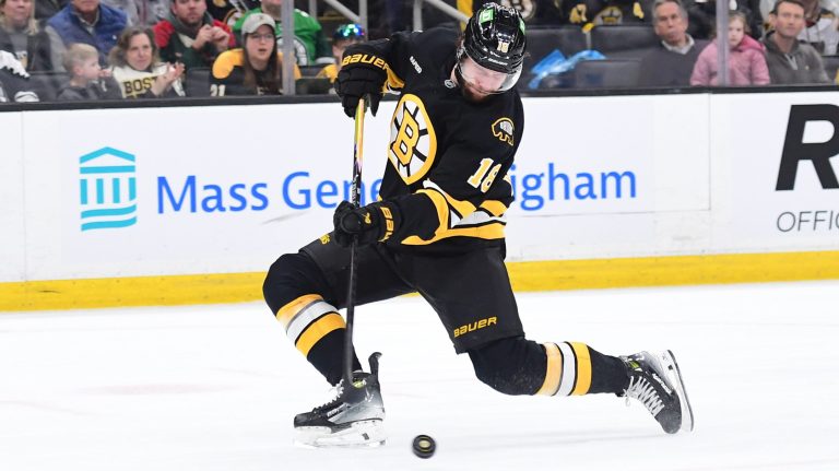 29. Pavel Zacha | Center