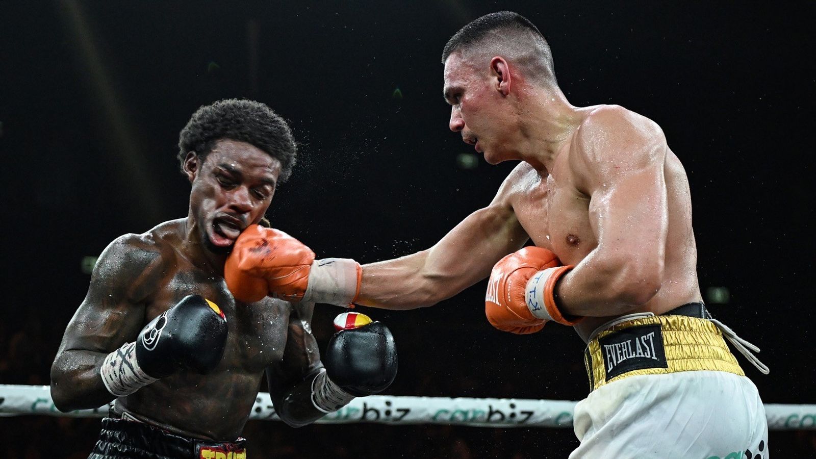 Tim Tszyu's right hand found an opening against Errol Spence Jr.