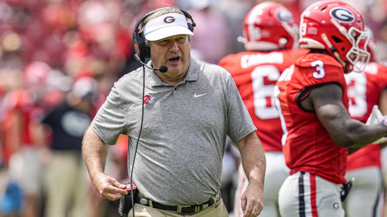 Semfinal: (2) Georgia vs. (3) Oregon