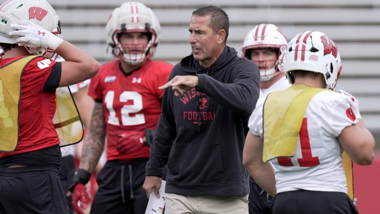 T12) Wisconsin Badgers