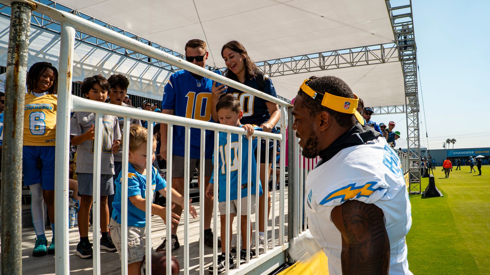 Denzel Perryman Engages with Fans at Chargers Camp