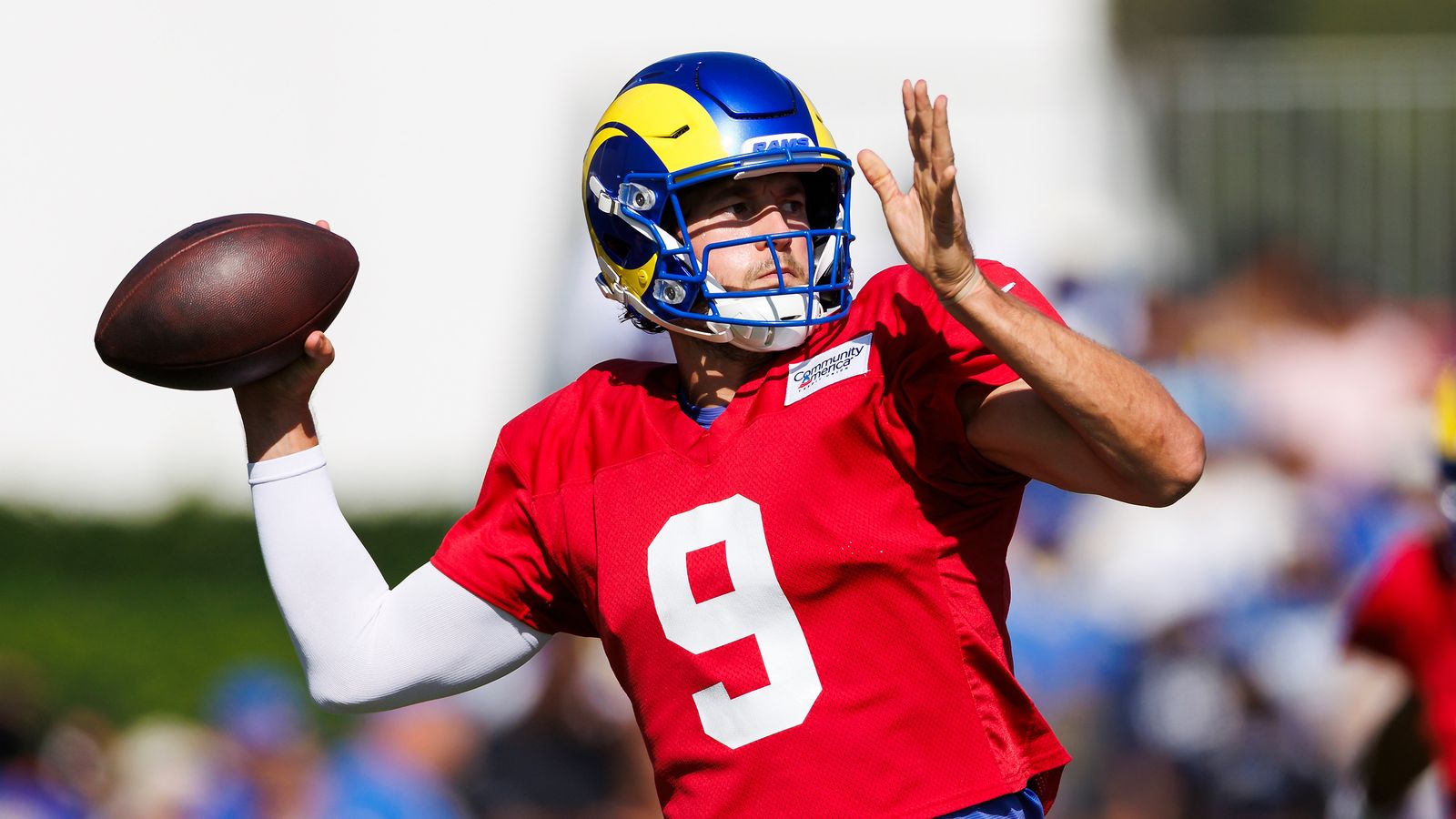 Matthew Stafford throws at Rams Training Camp, Loyola Marymount