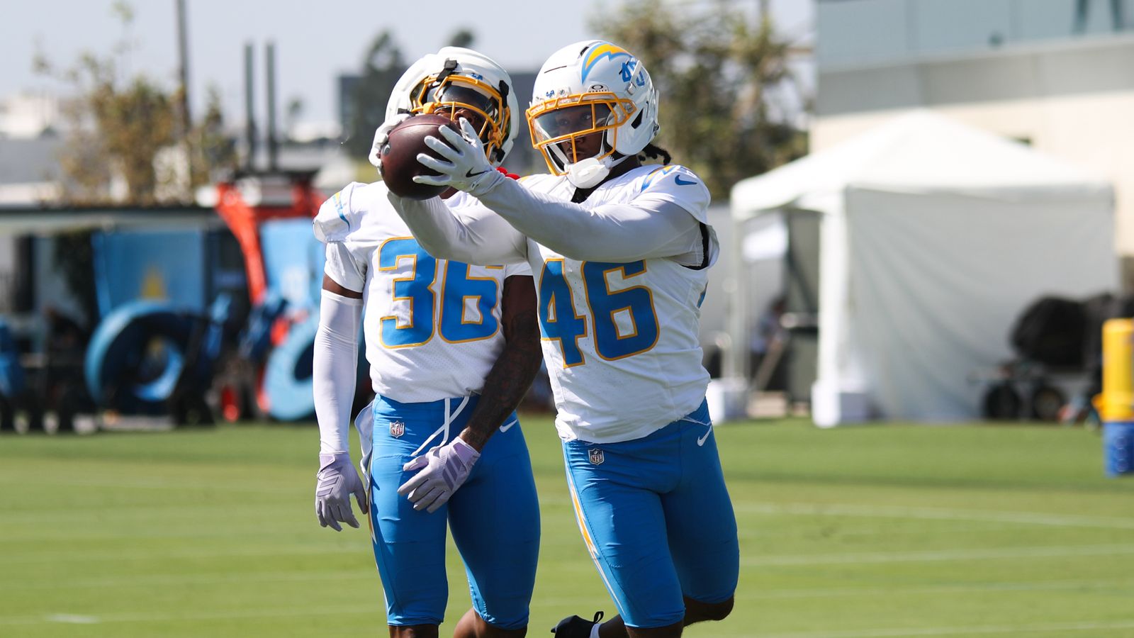 DB Nikko Reed in a repeat drill session at Chargers camp