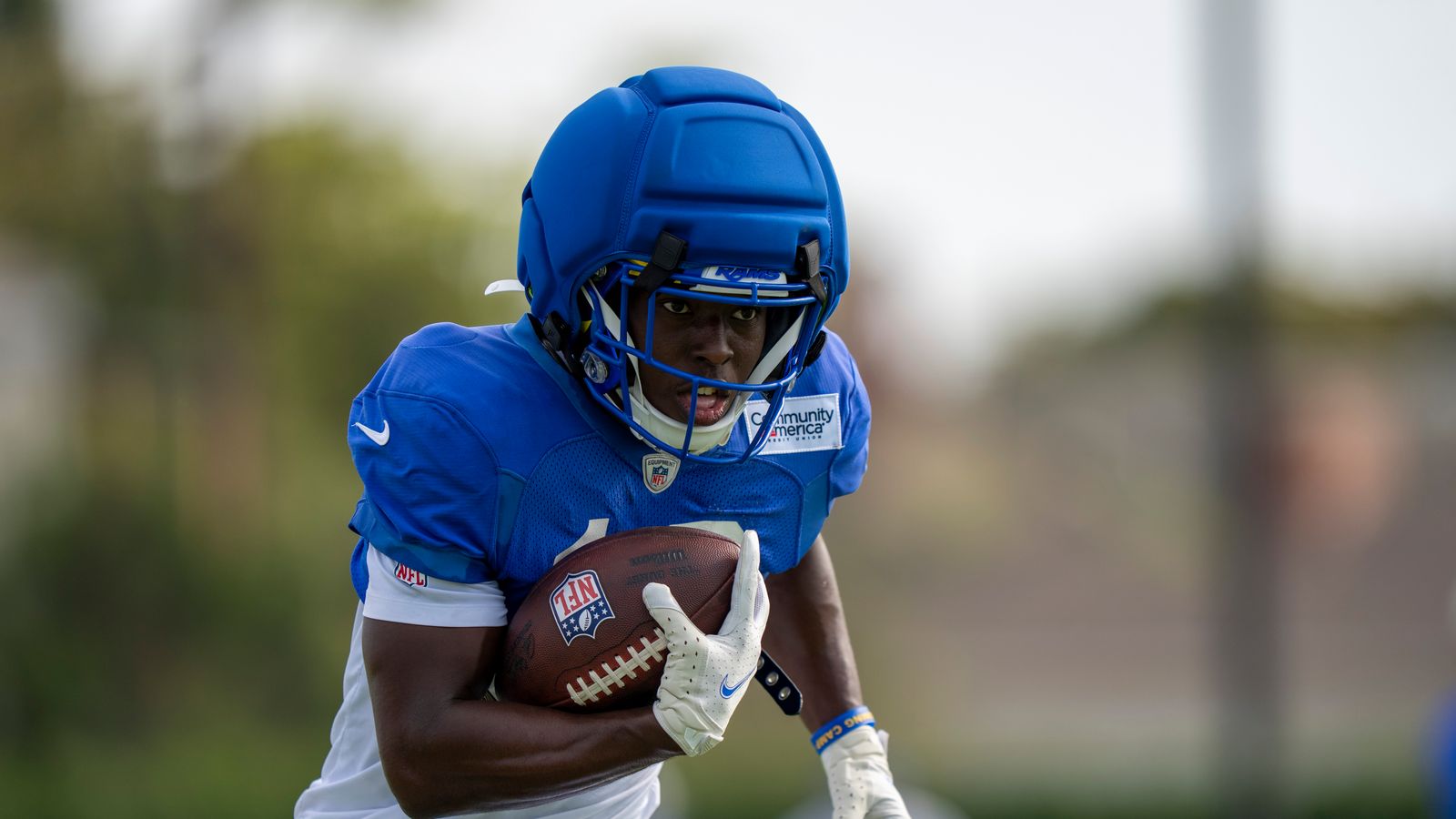 Tru Edwards #16 in action at Rams training camp.