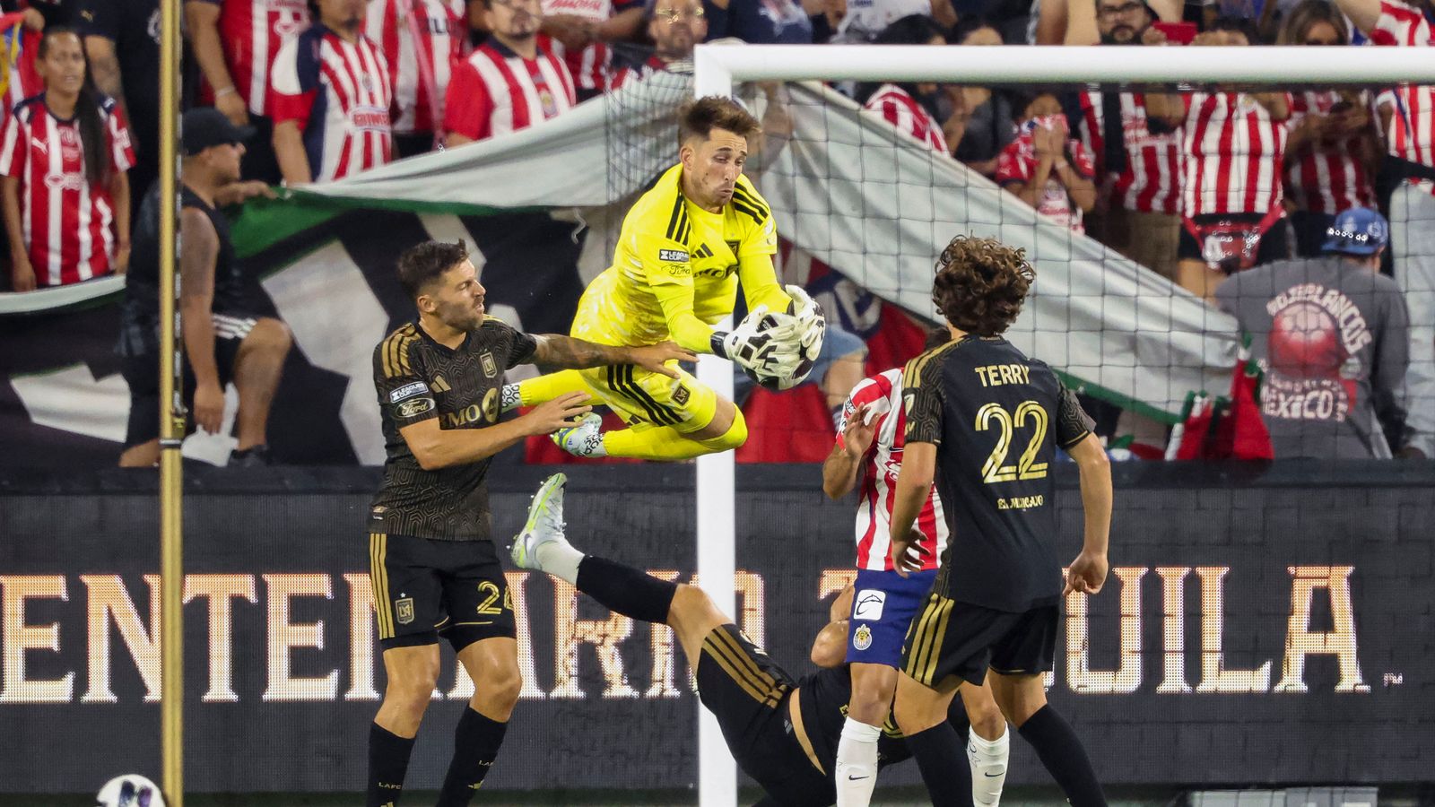Thomas Hasal makes a spectacular save for LAFC