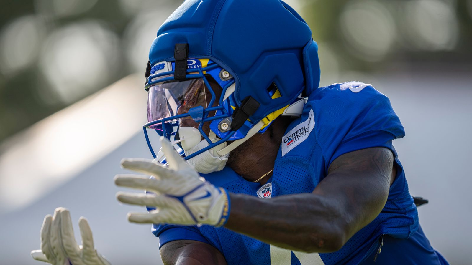 Konata Mumpfield #4 catches a pass at Rams training camp.