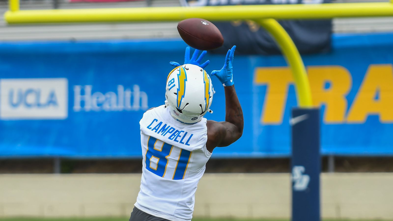Dalevon Campbell (81) in action at Chargers training camp