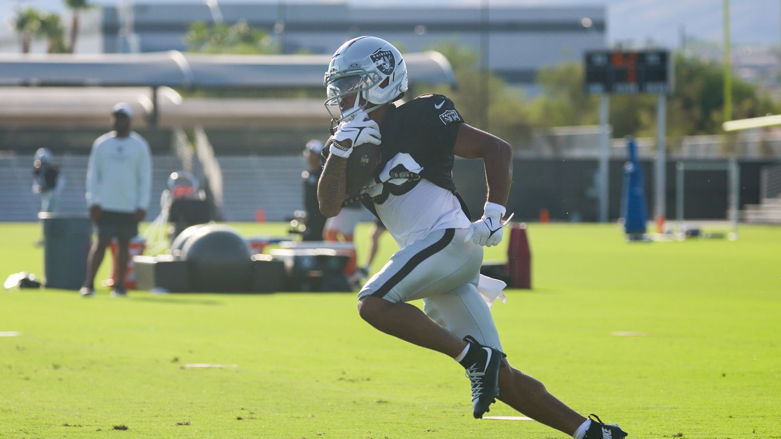 Kalin Sipes captures moments at Raiders Training Camp
