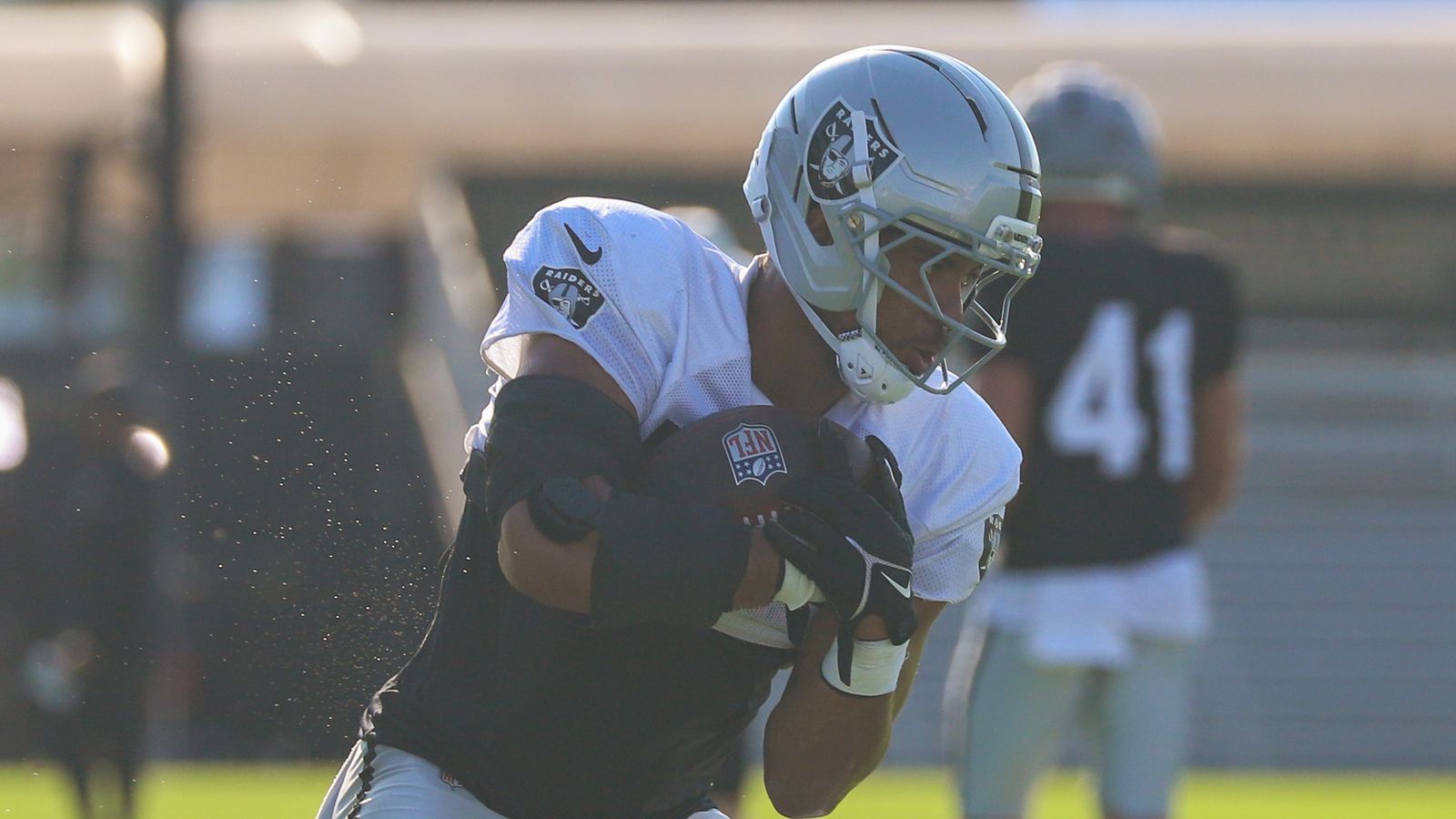 Linebacker showcases agility with the ball at Raiders Camp