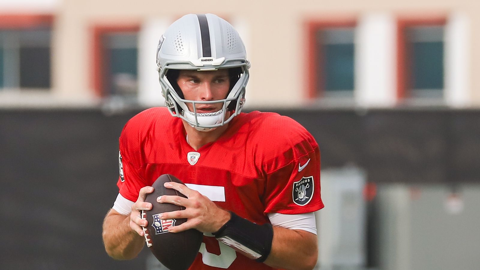 QB Fernando Mendoza prepares to pass at Raiders Training Camp