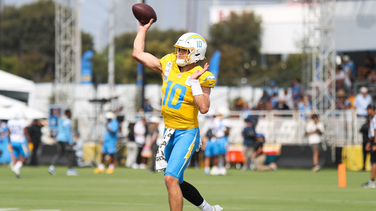 Justin Herbert Practices Passing at The Bolt
