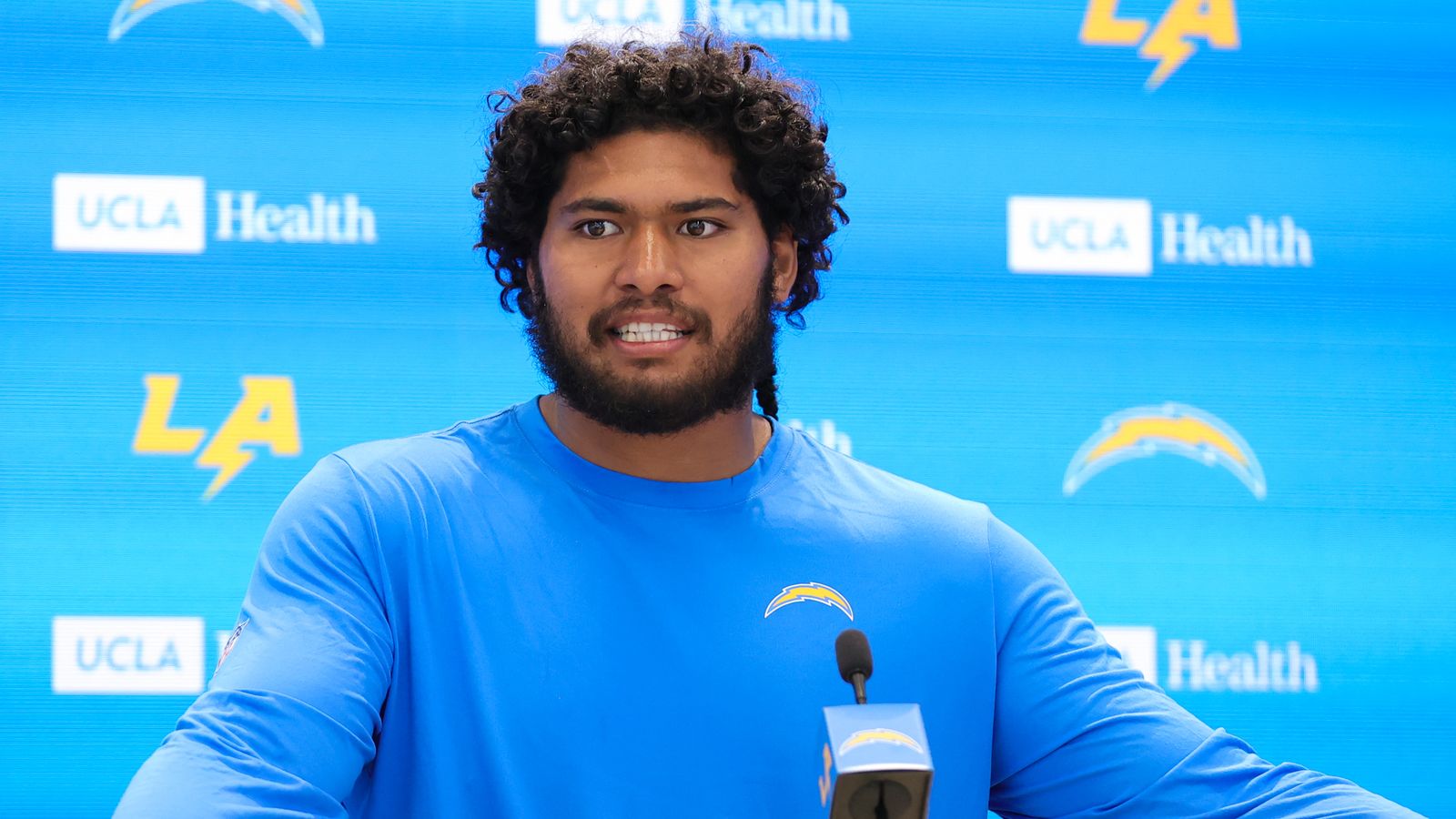 Tuli Tuipulotu Addresses Media at Chargers Camp
