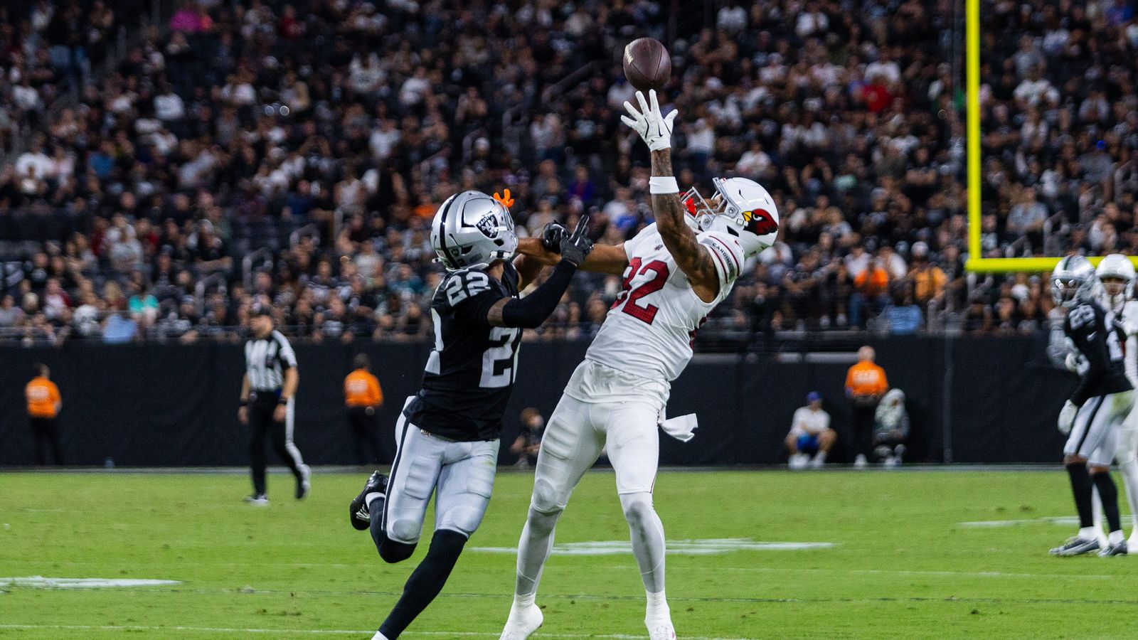 Reggie Virgil makes a spectacular one-handed catch