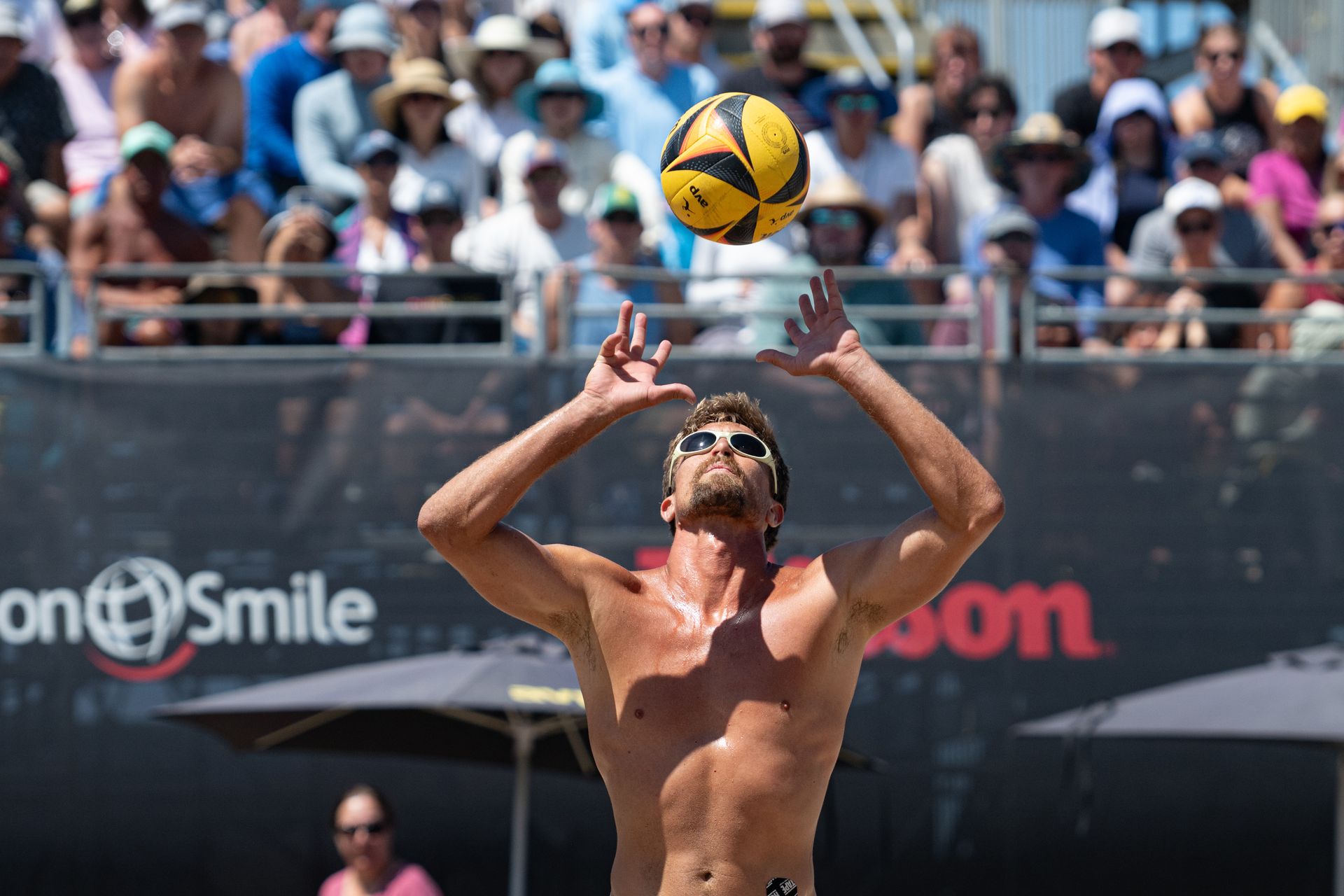 Taylor Crabb sets up a play
